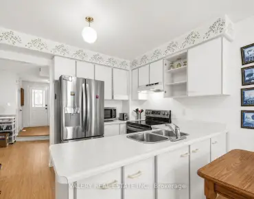 1980 Bowler Dr Liverpool, Pickering 3 beds 3 baths 1 garage $768K