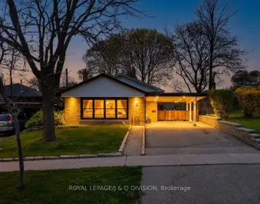 
721 Markham St Annex, Toronto 4 beds 5 baths 2 garage $2.7M