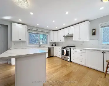 20 Foxwood Grve L'Amoreaux, Toronto 3 beds 3 baths 2 garage $1.19M