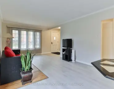 32 Christina Cres Wexford-Maryvale, Toronto 2 beds 2 baths 1 garage $949K
