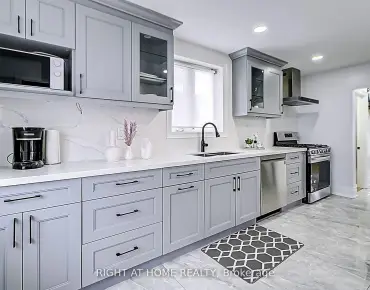 76 Clancy Dr <a href='https://luckyalan.com/community_CN.php?community=Toronto:Don Valley Village'>Don Valley Village, Toronto</a> 3 beds 4 baths 1 garage $950K