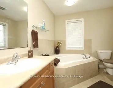 Misthollow Duffin Heights, Pickering 3 beds 3 baths 1 garage $999K