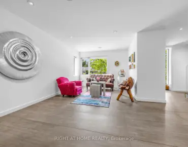 
102 Parklea Dr <a href='https://luckyalan.com/community.php?community=Toronto:Leaside'>Leaside, Toronto</a> 4 beds 5 baths 2 garage $3.398M
