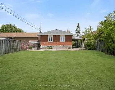 
16 Caravan Dr <a href='https://luckyalan.com/community.php?community=Toronto:Banbury-Don Mills'>Banbury-Don Mills, Toronto</a> 2 beds 3 baths 2 garage $2.298M