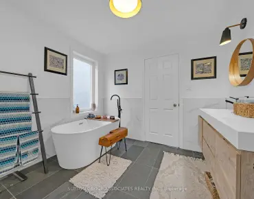 59D Woodbine Ave The Beaches, Toronto 3 beds 2 baths 1 garage $1.4M