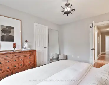 29 Stavely Ave Kennedy Park, Toronto 3 beds 2 baths garage $799K