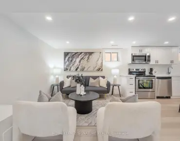 
8 Lockheed Blvd Humber Heights, Toronto 4 beds 5 baths 2 garage $1.479M