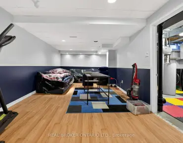 
Denby Dr Brock Ridge, Pickering 3 beds 2 baths 1 garage $750K