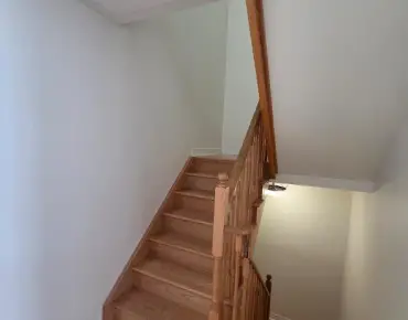 256 Ferris Rd O'Connor-Parkview, Toronto 3 beds 2 baths 2 garage $1.049M