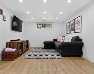 140 Chelmsford Ave <a href='https://luckyalan.com/community.php?community=Toronto:Newtonbrook West'>Newtonbrook West, Toronto</a> 3 beds 3 baths 1 garage $839K