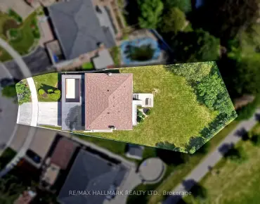 
205 The Donway N/A E <a href='https://luckyalan.com/community.php?community=Toronto:Banbury-Don Mills'>Banbury-Don Mills, Toronto</a> 3 beds 3 baths 2 garage $1.399M