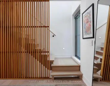 11 Kinnie Crt Black Creek, Toronto 3 beds 2 baths 2 garage $1.1M