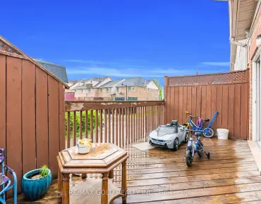 4 Debonair St Westbrook, Richmond Hill 3 beds 3 baths 1 garage $898K