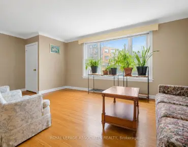 252 Earlscourt Ave Caledonia-Fairbank, Toronto 2 beds 2 baths 2 garage $899.9K