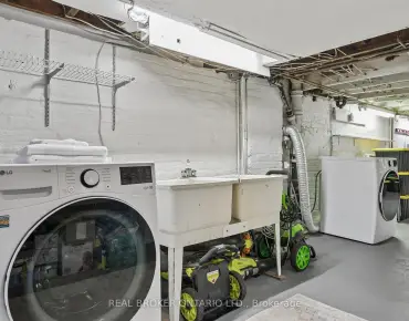 82 Sherwood Ave <a href='https://luckyalan.com/community_CN.php?community=Toronto:Mount Pleasant East'>Mount Pleasant East, Toronto</a> 4 beds 5 baths 1 garage $7.788M