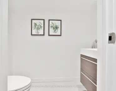 
70 Tanjoe Cres <a href='https://luckyalan.com/community.php?community=Toronto:Newtonbrook West'>Newtonbrook West, Toronto</a> 3 beds 2 baths 1 garage $999K