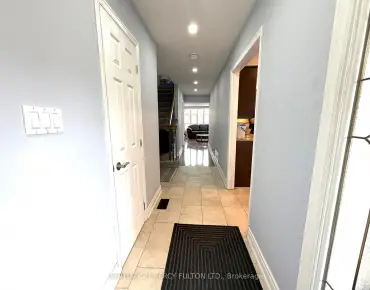 
26 Robbinstone Dr Malvern, Toronto 3 beds 2 baths 1 garage $749K
