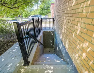 36 Moraine Hill Dr Tam O'Shanter-Sullivan, Toronto 3 beds 1 baths garage $1.2M
