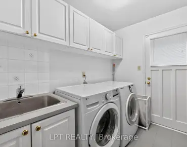
49 Tunmead Sq Malvern, Toronto 3 beds 2 baths 1 garage $899K