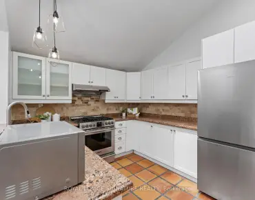 
49 Tunmead Sq Malvern, Toronto 3 beds 2 baths 1 garage $899K