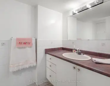 384 Queen St Regent Park, Toronto 2 beds 3 baths garage $1.488M