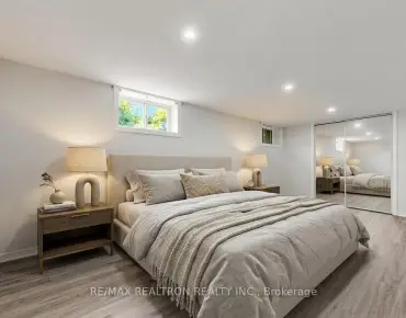 
31 Robertsfield Cres Wexford-Maryvale, Toronto 3 beds 2 baths 1 garage $799K
