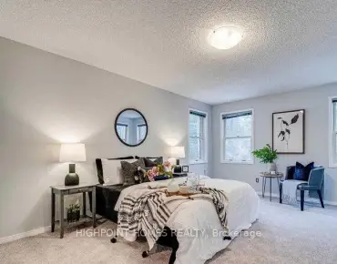 Colonial Liverpool, Pickering 5 beds 5 baths 2 garage $1.5M