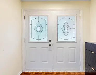 740 Kennedy Rd Ionview, Toronto 2 beds 3 baths  garage $699K