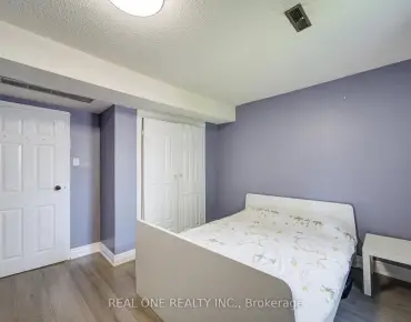 
58 Wayford Cres Malvern, Toronto 3 beds 4 baths 1 garage $799.99K