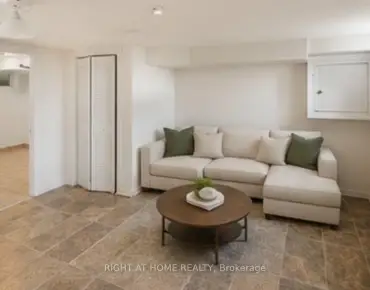 
40 Snowdon Ave <a href='https://luckyalan.com/community.php?community=Toronto:Lawrence Park North'>Lawrence Park North, Toronto</a> 5 beds 3 baths 1 garage $1.998M