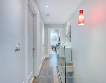 413 Leslie St South Riverdale, Toronto 2 beds 2 baths garage $799K