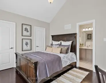 1020 Colonial St Liverpool, Pickering 5 beds 5 baths 2 garage $1.5M