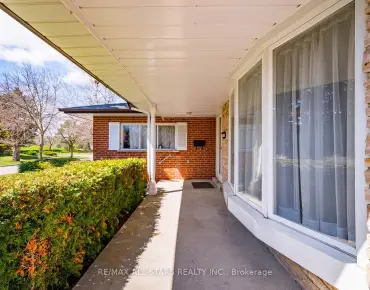 760 Brimorton Dr Woburn, Toronto 3 beds 2 baths 1 garage $999K