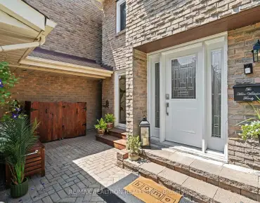 
52 Hood Cres Steeles, Toronto 3 beds 4 baths 1 garage $1.1M
