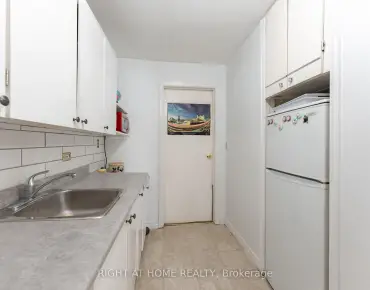 
233 Finch Ave E <a href='https://luckyalan.com/community.php?community=Toronto:Willowdale East'>Willowdale East, Toronto</a> 3 beds 3 baths 2 garage $999K