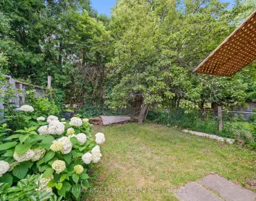 127 Lowry Sq Malvern, Toronto 3 beds 3 baths 1 garage $649.99K