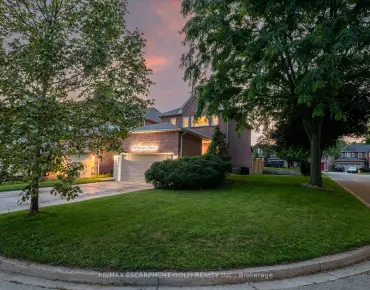 1067 Maury Cres Liverpool, Pickering 4 beds 3 baths 2 garage $999K