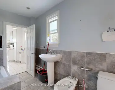 21 Wexford Blvd Wexford-Maryvale, Toronto 3 beds 2 baths 1 garage $899K