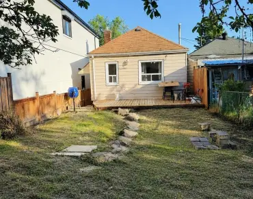 8 Mack Ave Clairlea-Birchmount, Toronto 3 beds 3 baths  garage $699.9K
