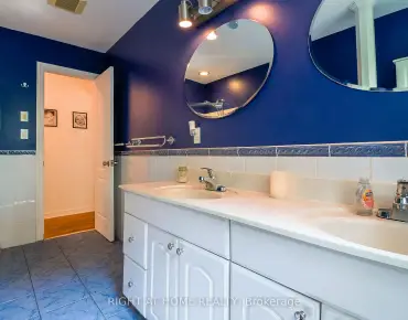 29 Heathview Ave <a href='https://luckyalan.com/community_CN.php?community=Toronto:Bayview Village'>Bayview Village, Toronto</a> 3 beds 3 baths 1 garage $1.588M