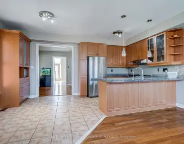 696 Lamour Rd Amberlea, Pickering 3 beds 4 baths 2 garage $900K