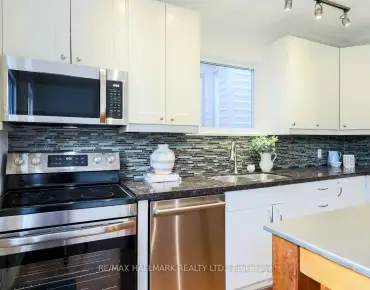 21 Rialto Dr <a href='https://luckyalan.com/community.php?community=Toronto:Parkwoods-Donalda'>Parkwoods-Donalda, Toronto</a> 3 beds 3 baths 2 garage $1.28M