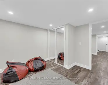 5 Cuffley Cres S Downsview-Roding-CFB, Toronto 3 beds 2 baths 1 garage $998K