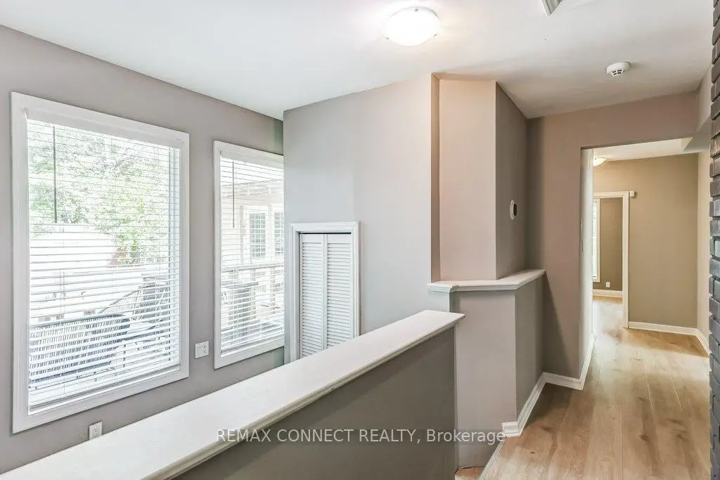 11 Hawkedon Cres West Humber-Clairville, Toronto 4 beds 2 baths 1 garage $799K