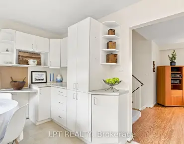 11 Fusilier Dr Clairlea-Birchmount, Toronto 3 beds 3 baths 1 garage $989K