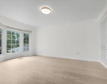 
13 Bright St Moss Park, Toronto 3 beds 1 baths  garage $799K