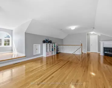 467 Oakwood Dr Rosebank, Pickering 4 beds 5 baths 2 garage $1.65M