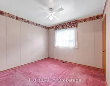 
310 Senlac Rd <a href='https://luckyalan.com/community.php?community=Toronto:Willowdale West'>Willowdale West, Toronto</a> 3 beds 3 baths  garage $1.299M