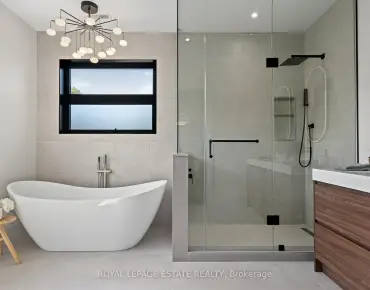 228 Maxwell St <a href='https://luckyalan.com/community_CN.php?community=Toronto:Bathurst Manor'>Bathurst Manor, Toronto</a> 3 beds 3 baths 1 garage $1.298M