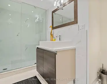 17 Greenyards Dr <a href='https://luckyalan.com/community_CN.php?community=Toronto:Newtonbrook East'>Newtonbrook East, Toronto</a> 3 beds 2 baths 1 garage $1.199M